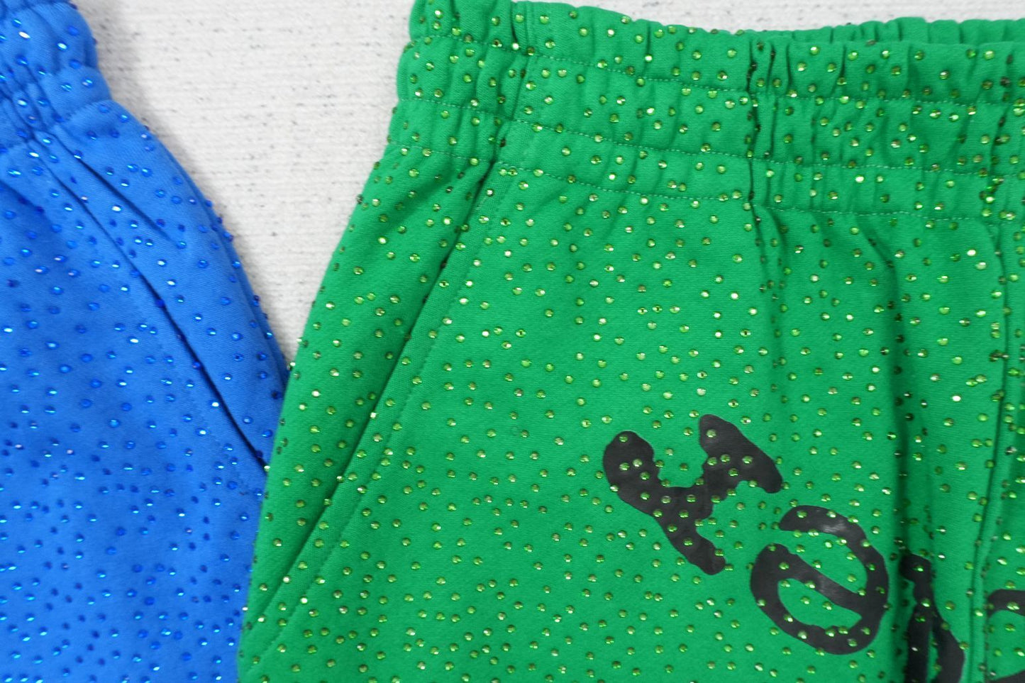 S - SWEATPANTS