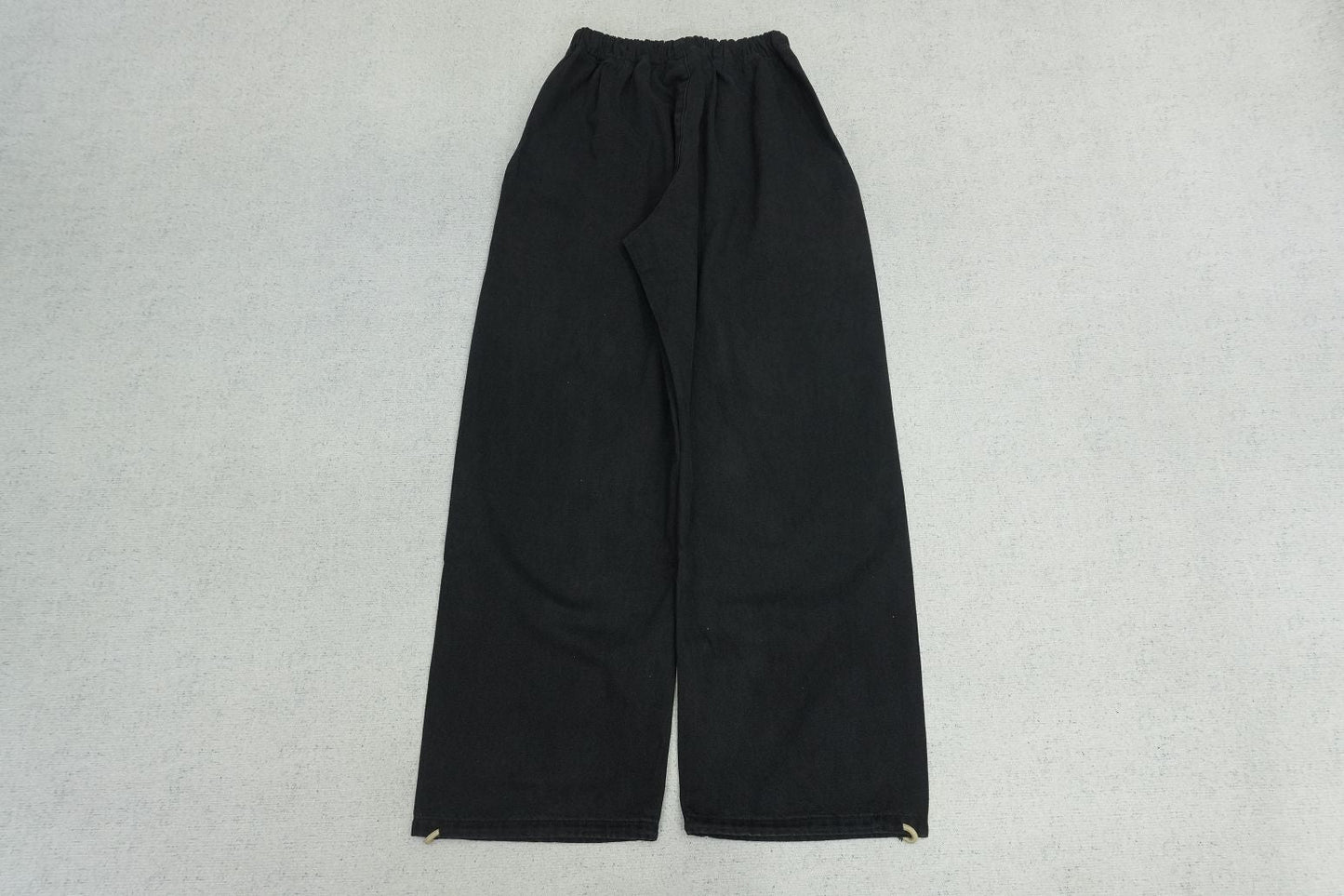 F - SWEATPANTS