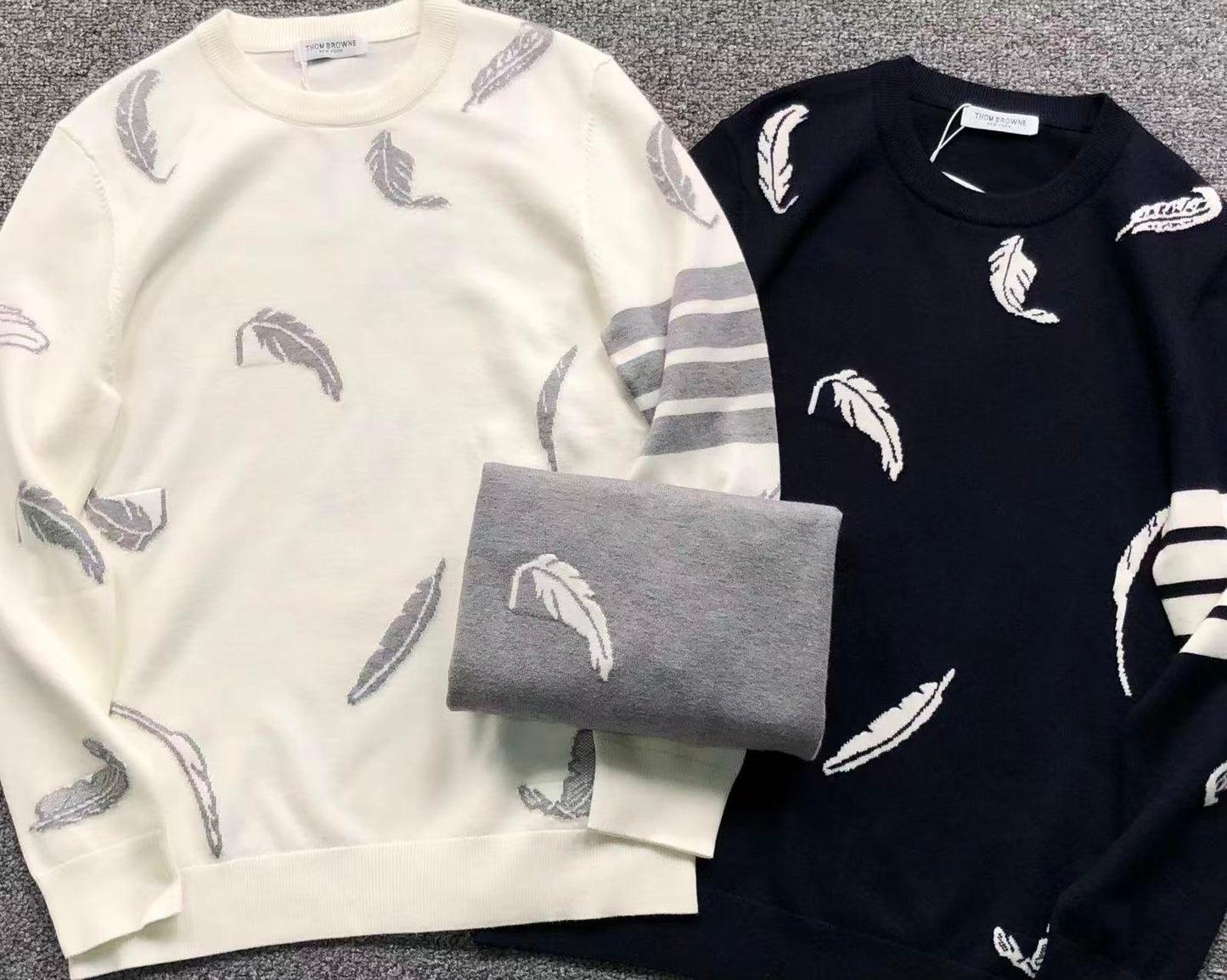 T - SWEATER