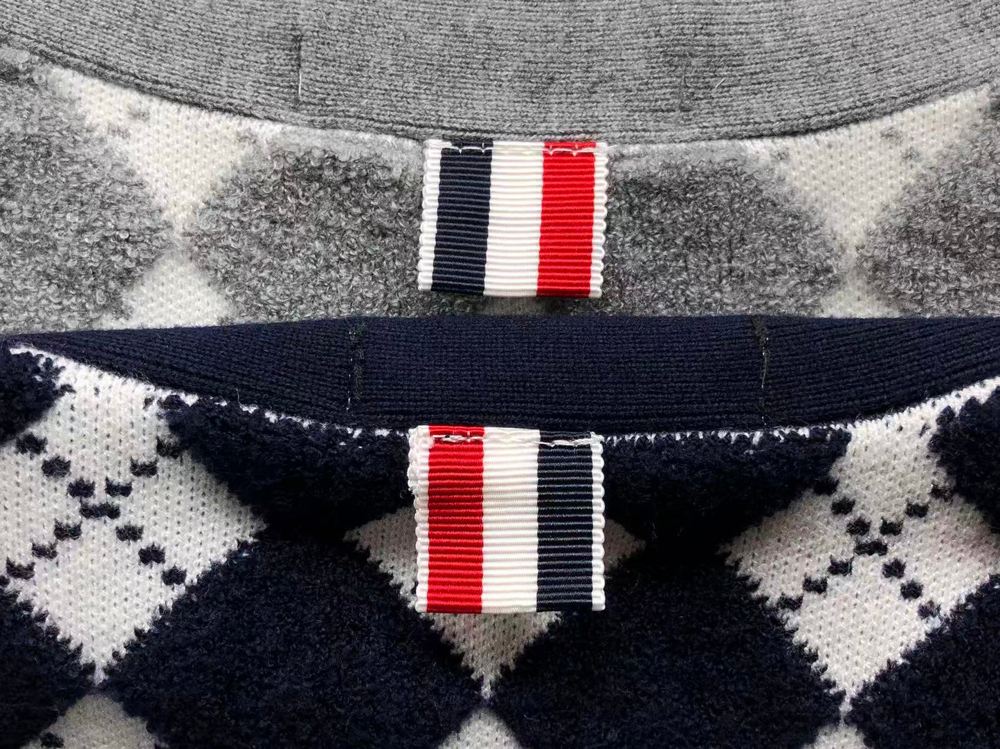 T - SWEATER