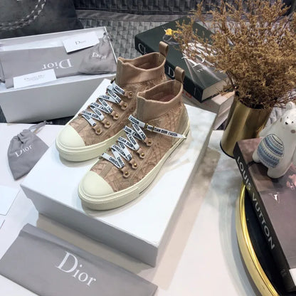D - SNEAKERS