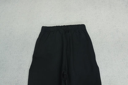 F - SWEATPANTS