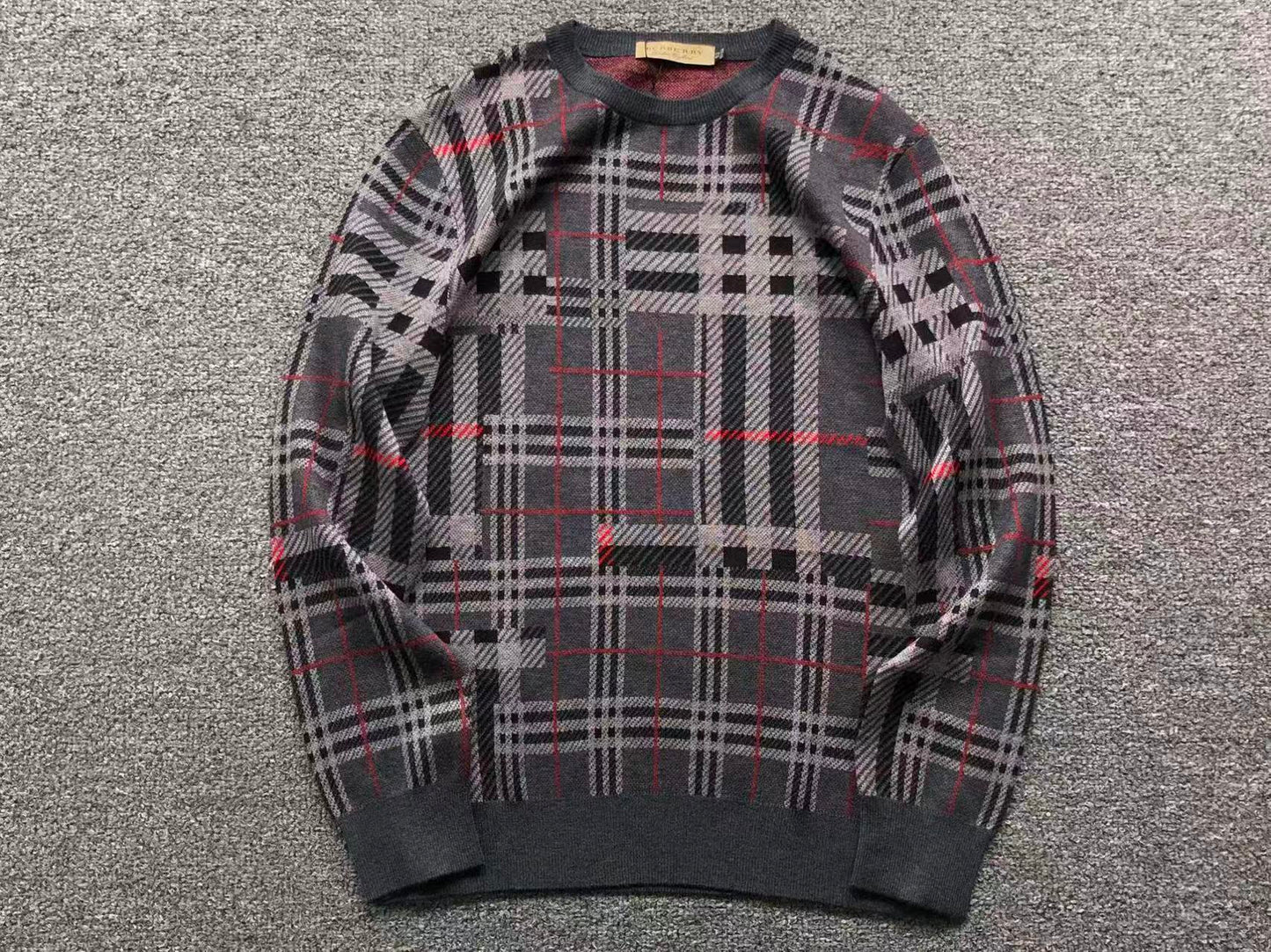 B - SWEATER