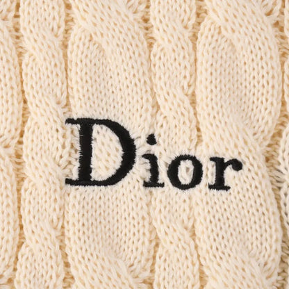 D - SWEATER