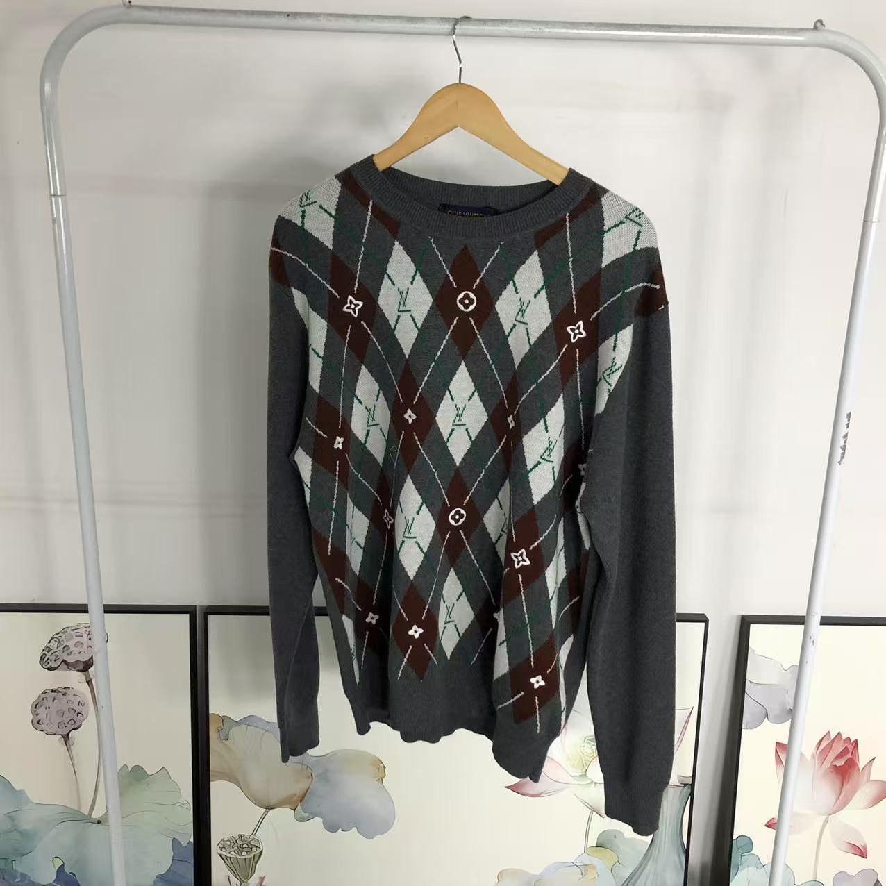 L - SWEATER