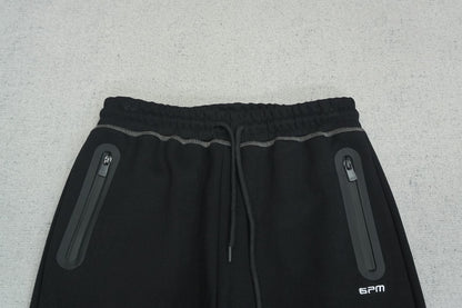 S - SWEATPANTS