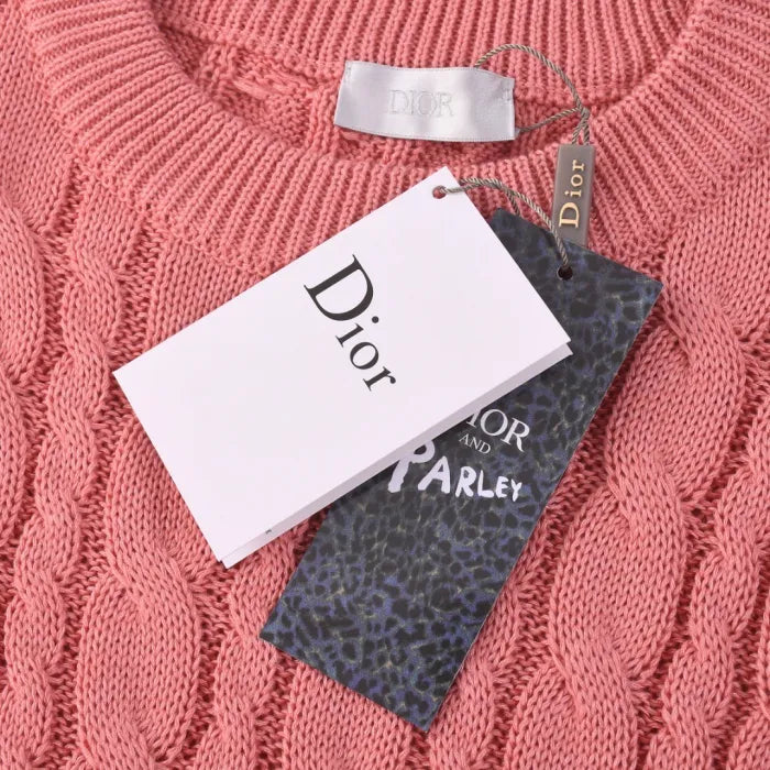 D - SWEATER