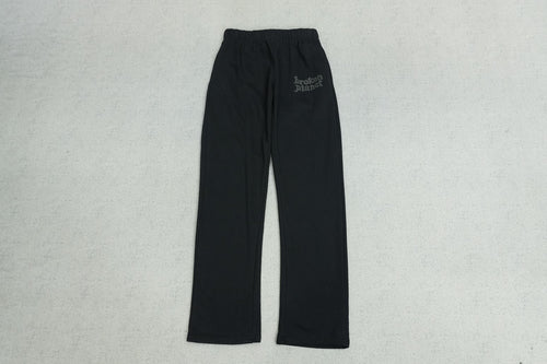 B - SWEATPANTS