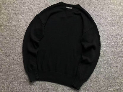V - SWEATER
