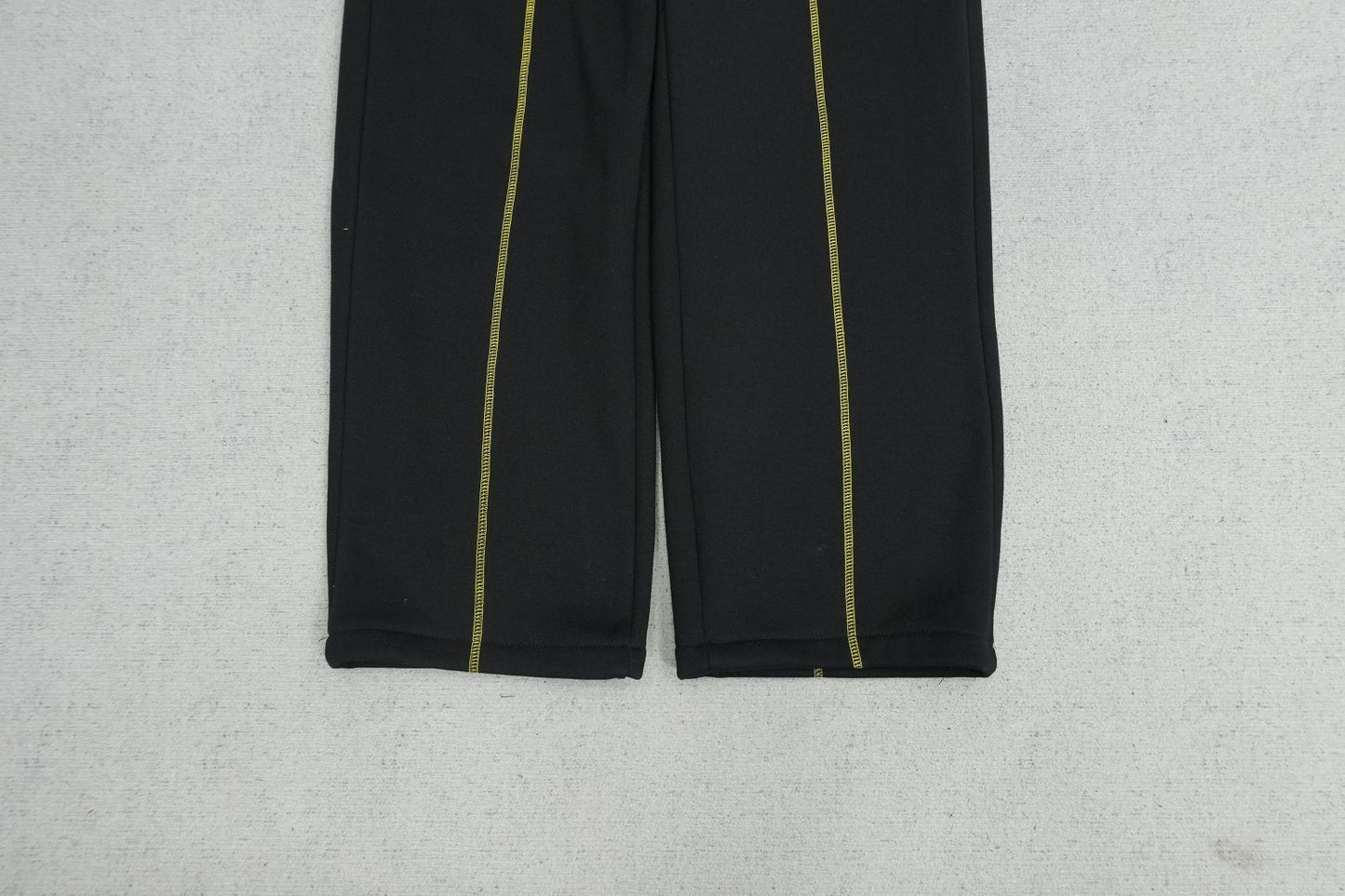 C - SWEATPANTS