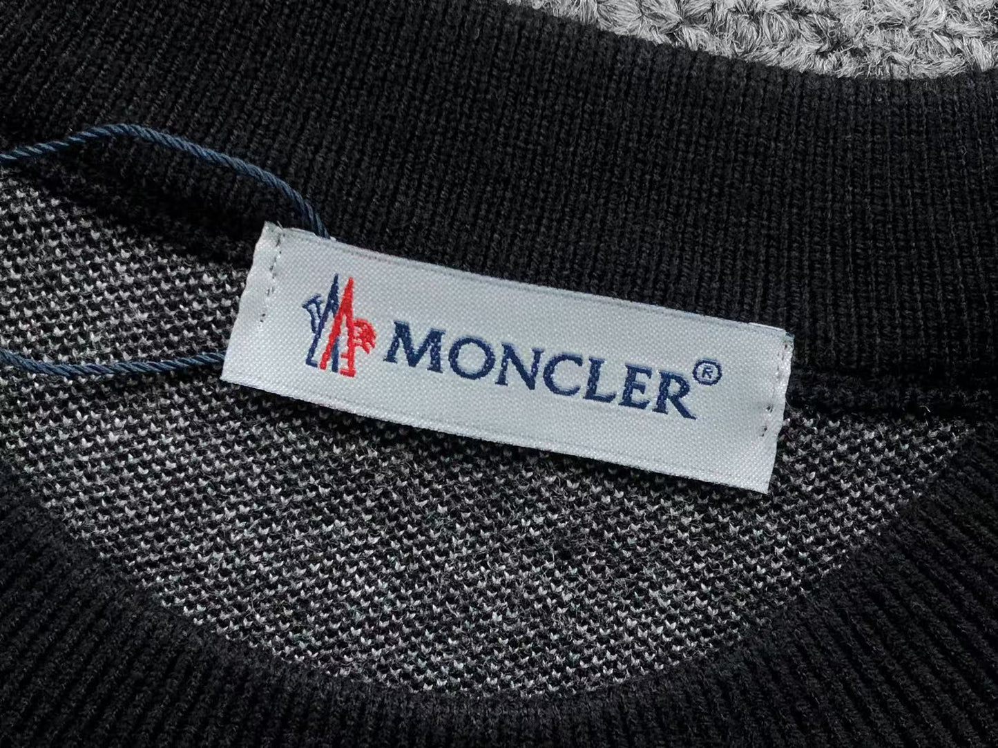 M - SWEATER