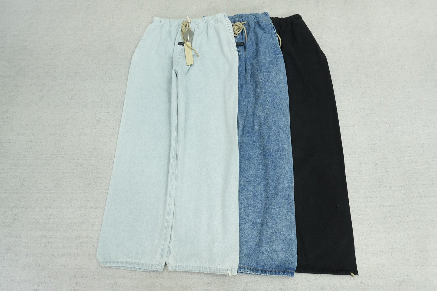 F - SWEATPANTS