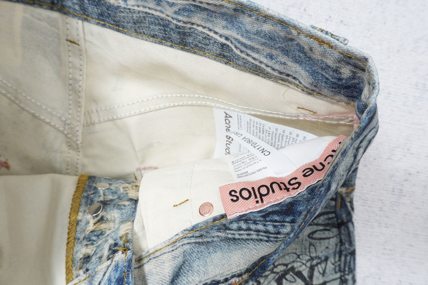 A - JEANS