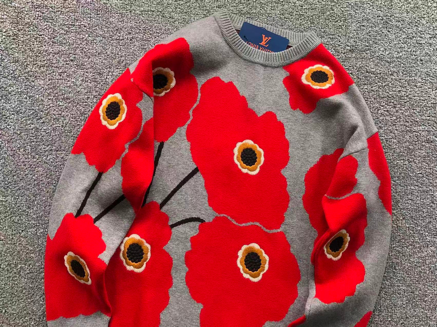 L - SWEATER