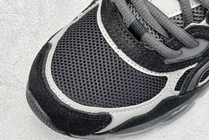 A - SNEAKERS