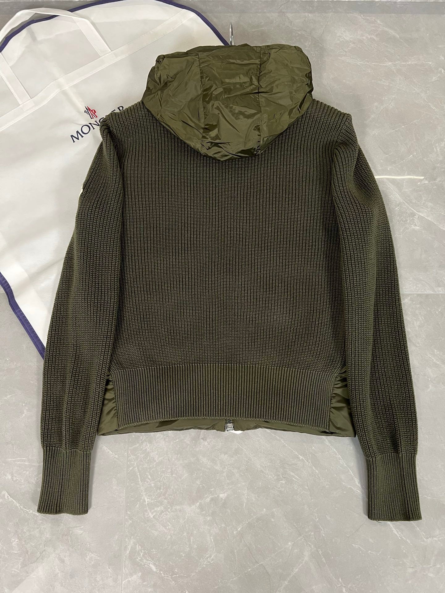 P - CARDIGAN