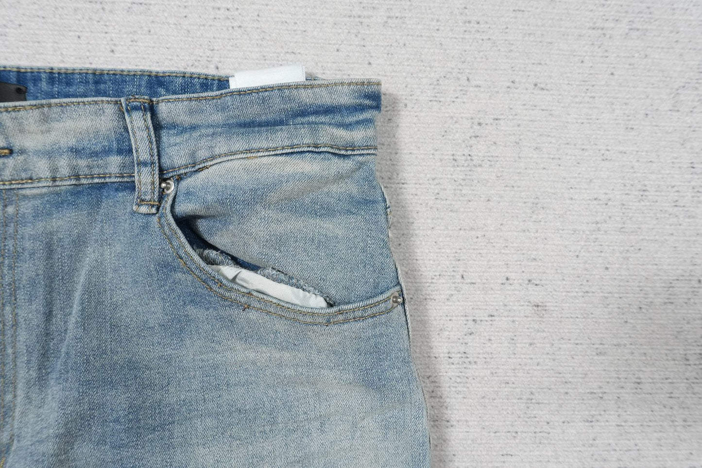 A - JEANS