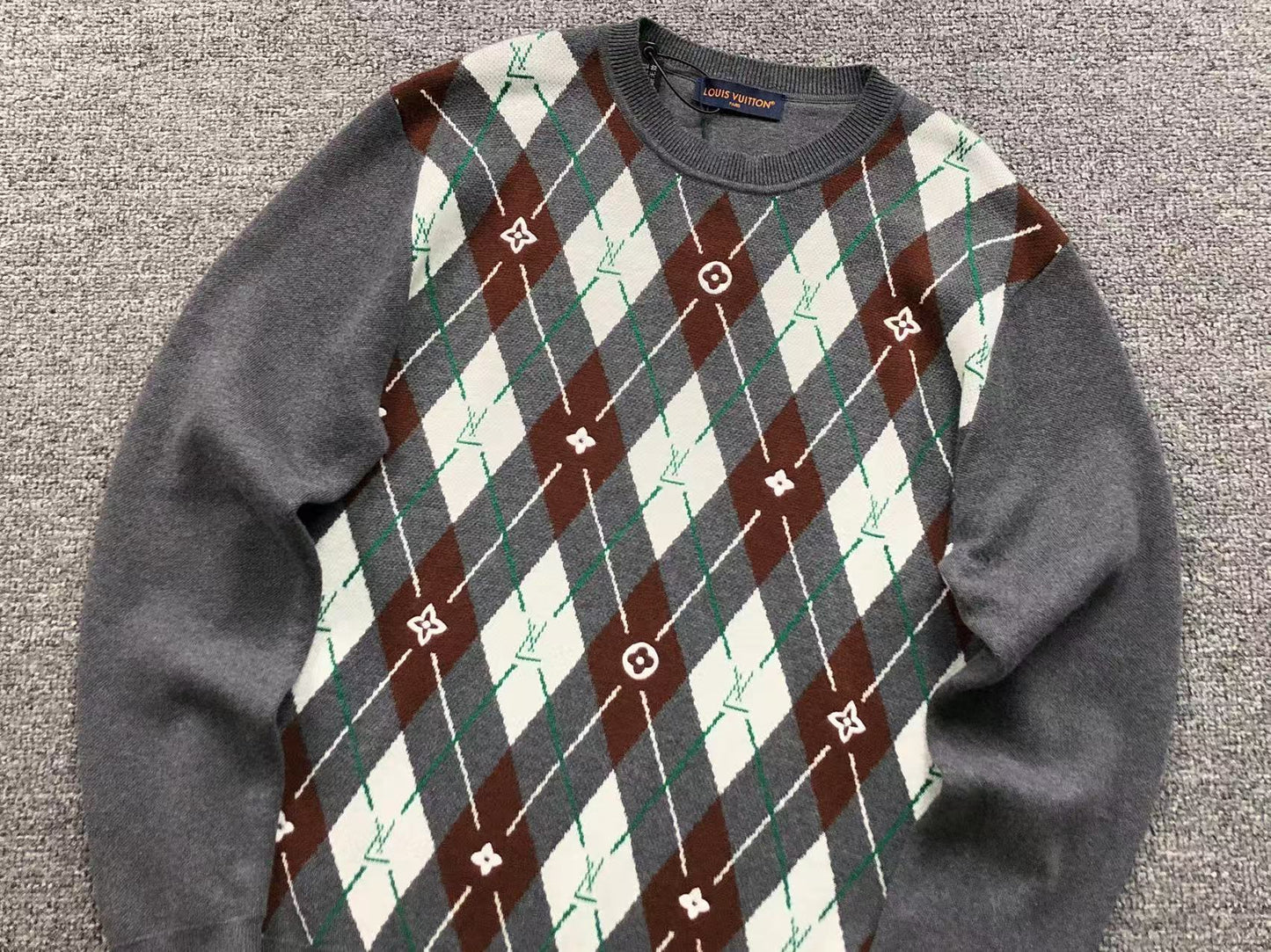 L - SWEATER