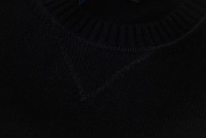 P - SWEATER