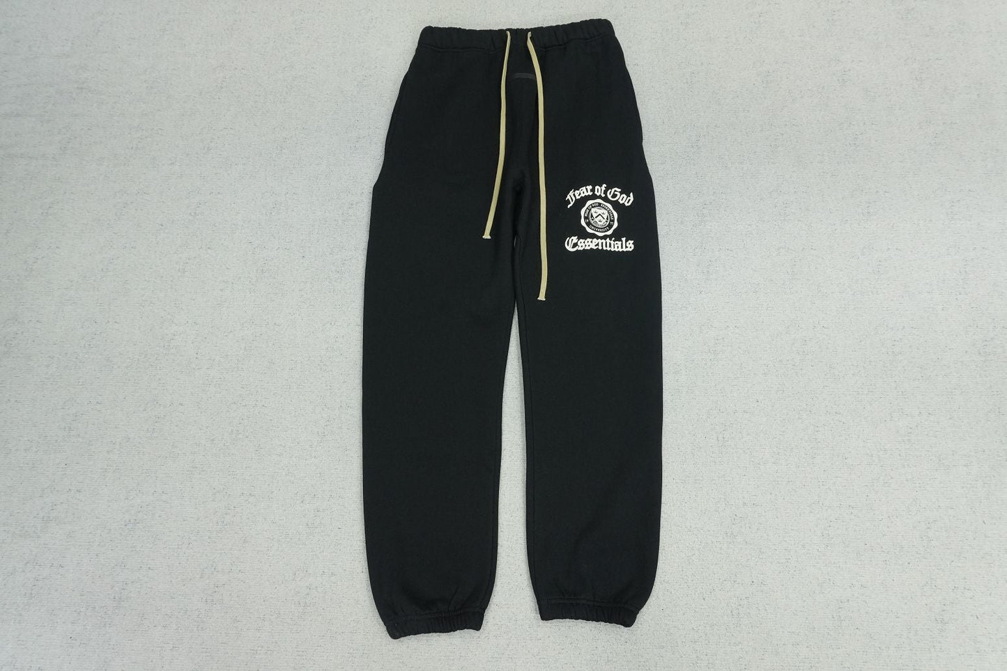 F - SWEATPANTS