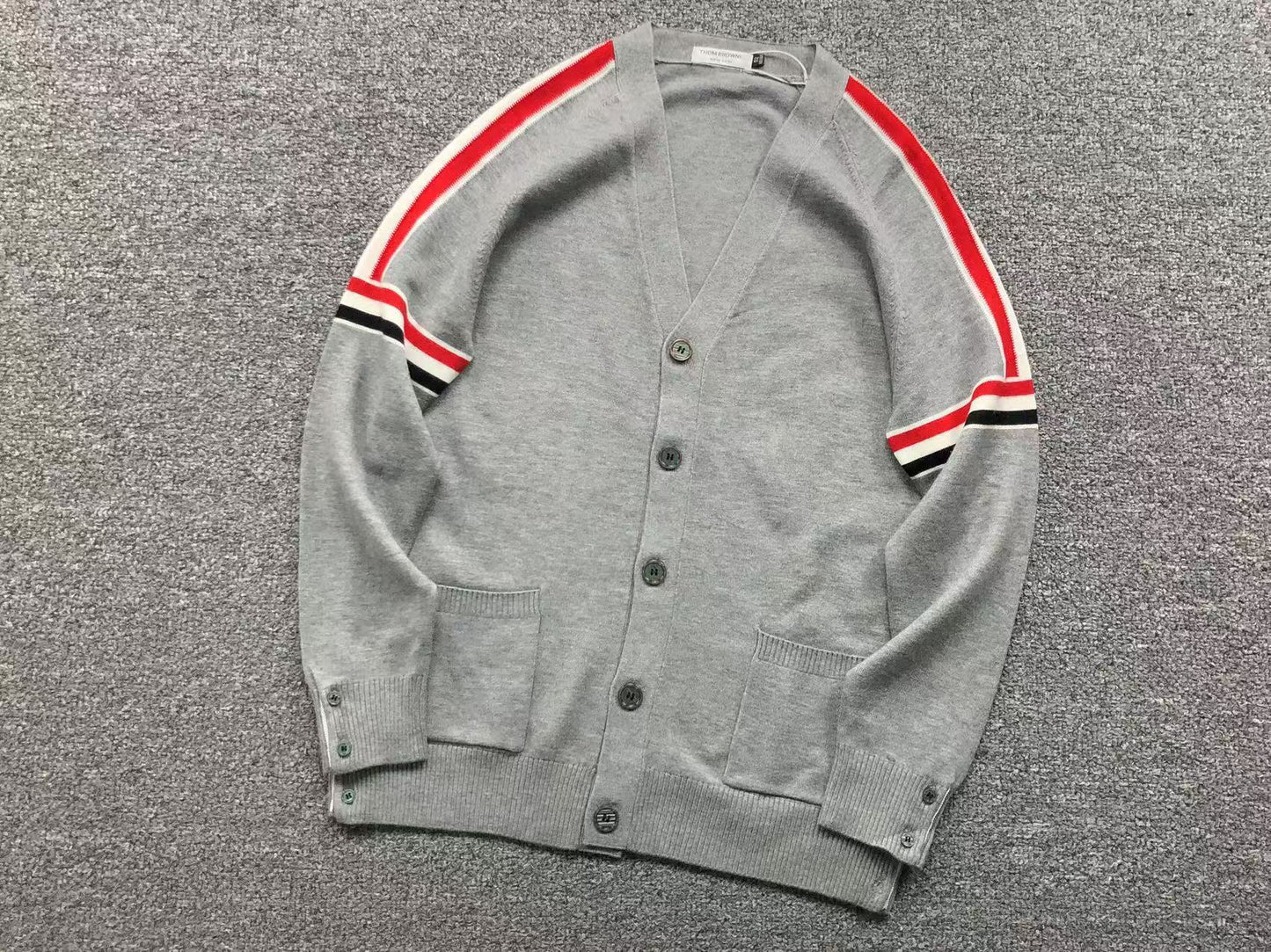 T - SWEATER