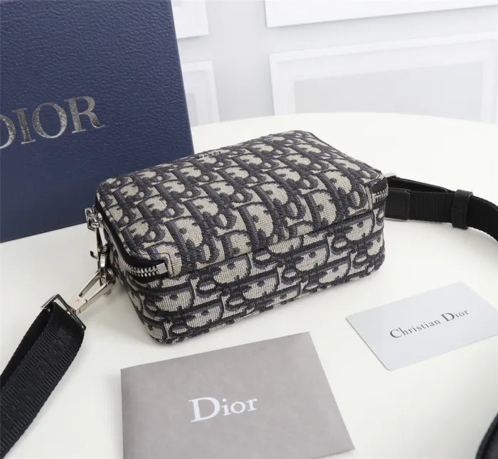 D - TASCHE