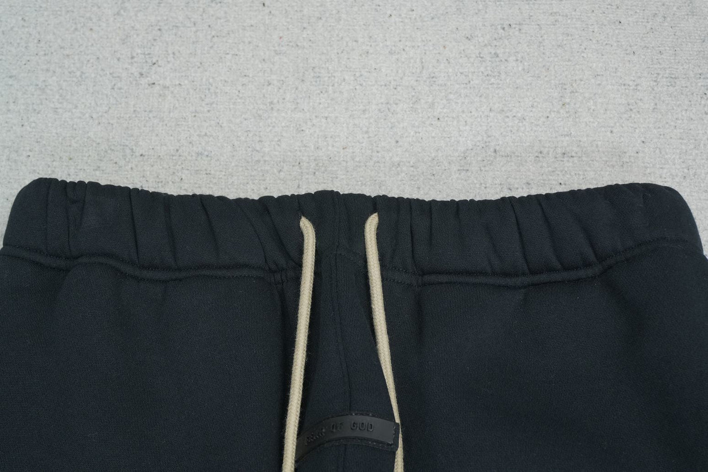 F - SWEATPANTS