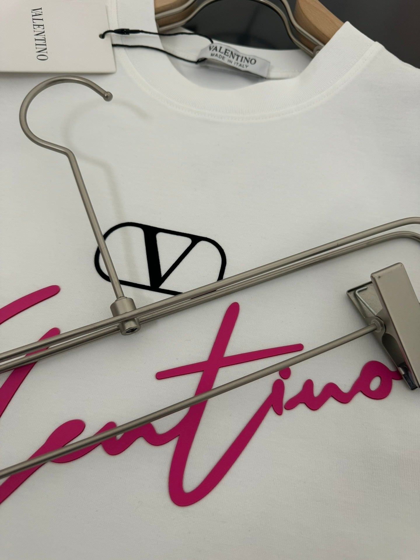 V - TSHIRT