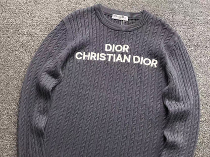 D - SWEATER