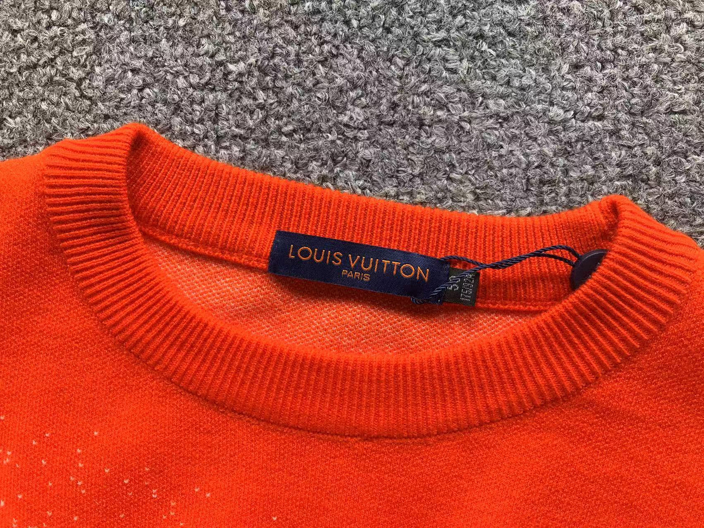 L - SWEATER