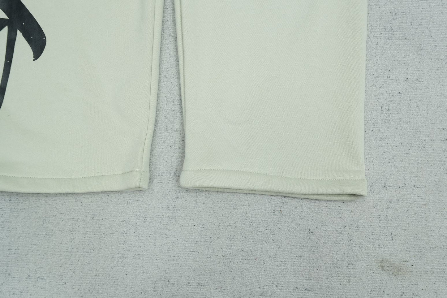 C - SWEATPANTS