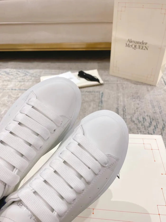 A - SNEAKERS