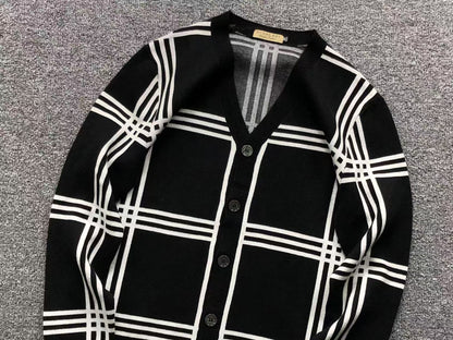 B - SWEATER
