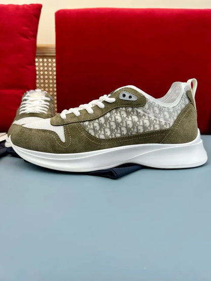 D - SNEAKERS