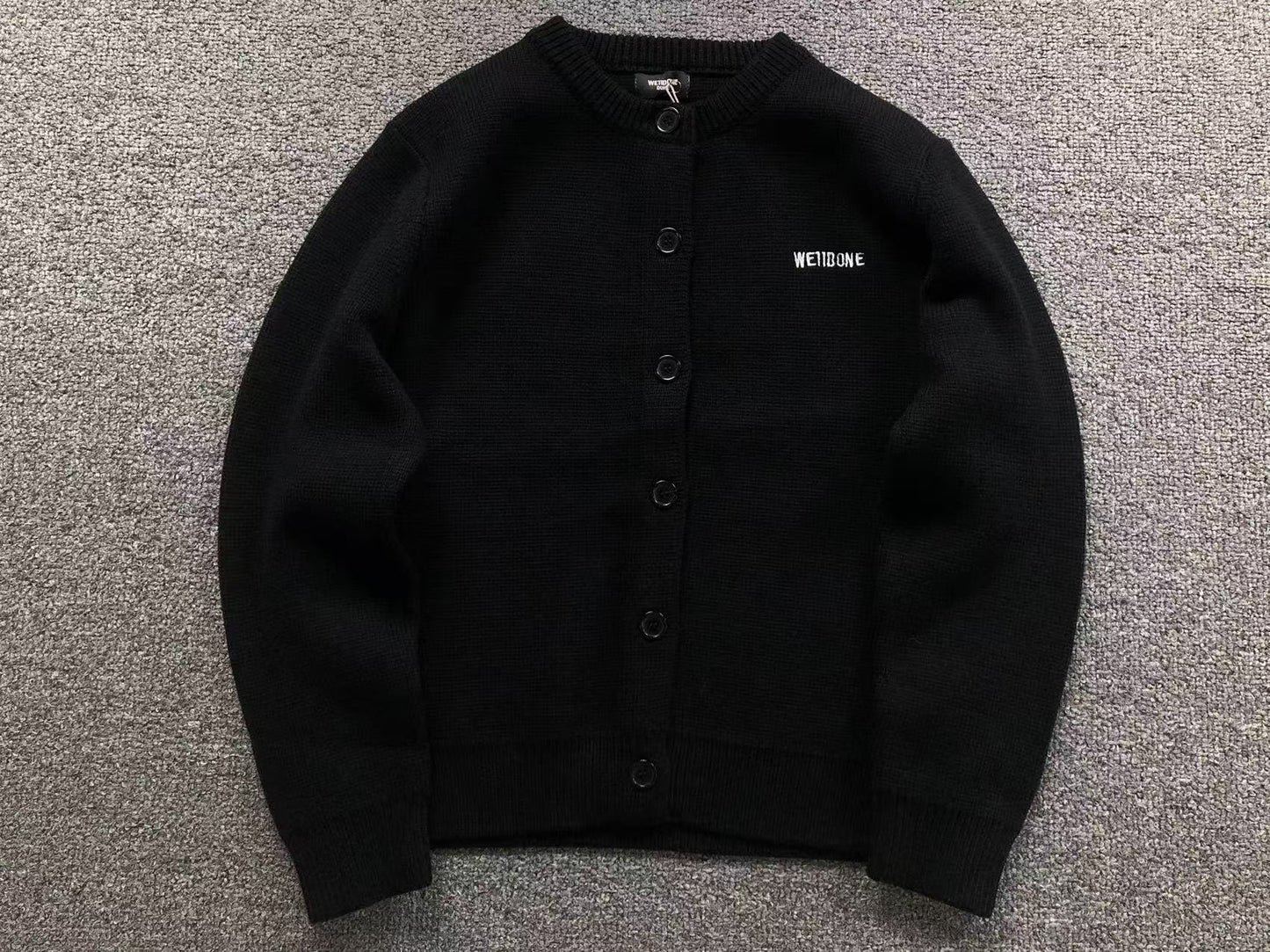 W - SWEATER
