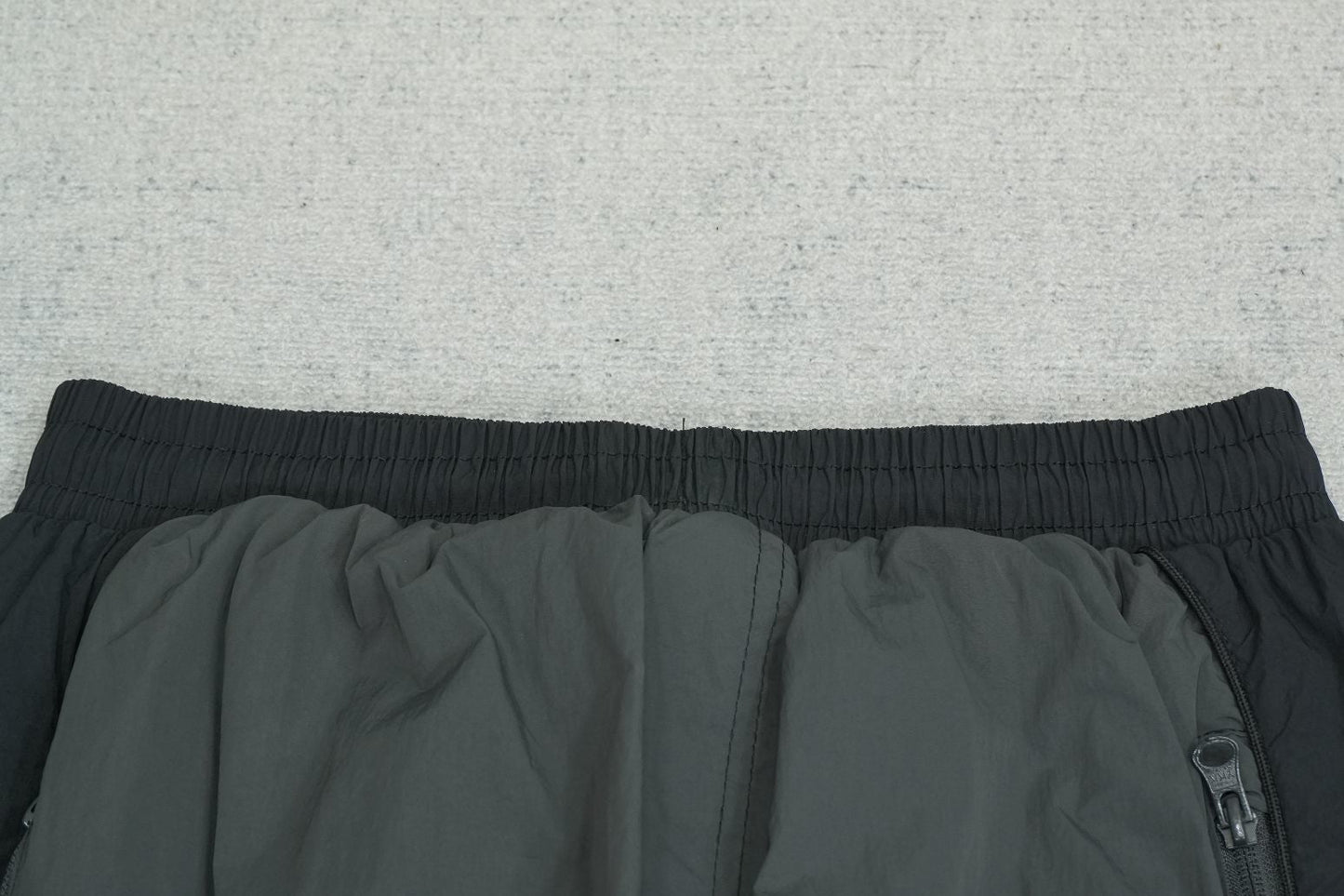 S - SWEATPANTS