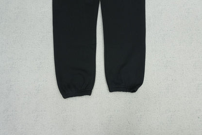 F - SWEATPANTS