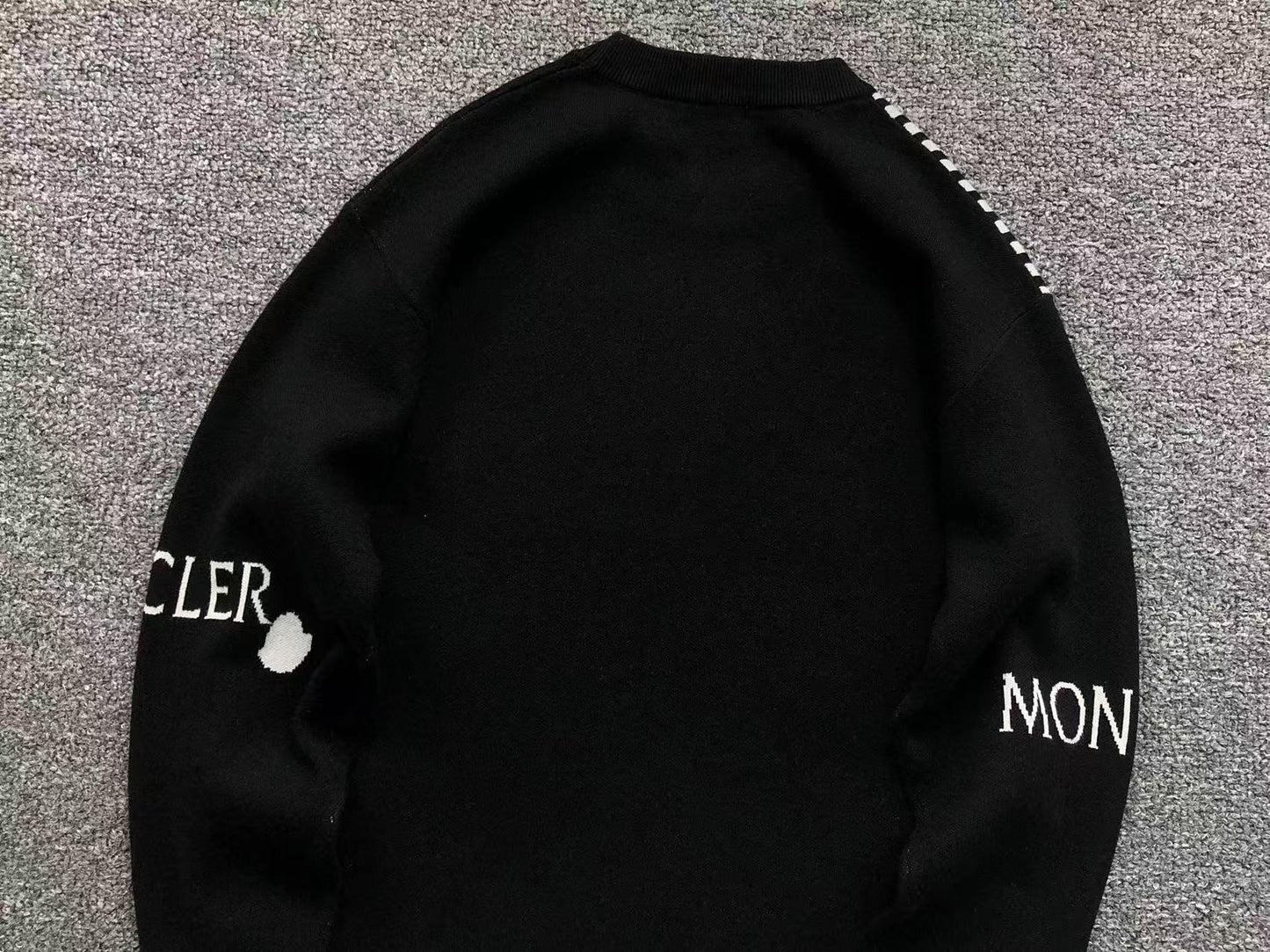 M - SWEATER
