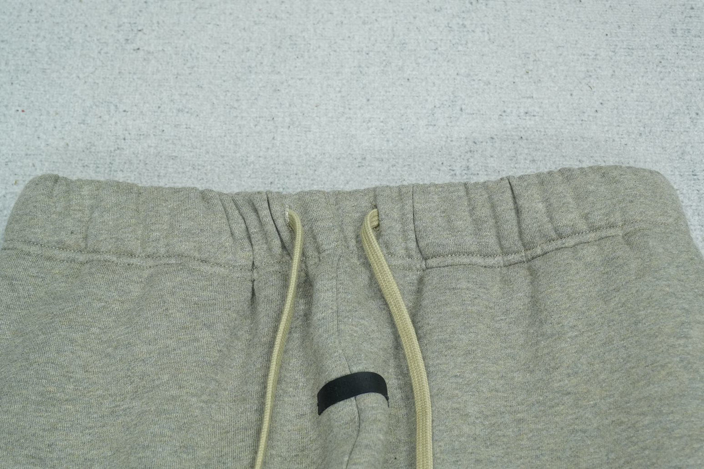 F - SWEATPANTS