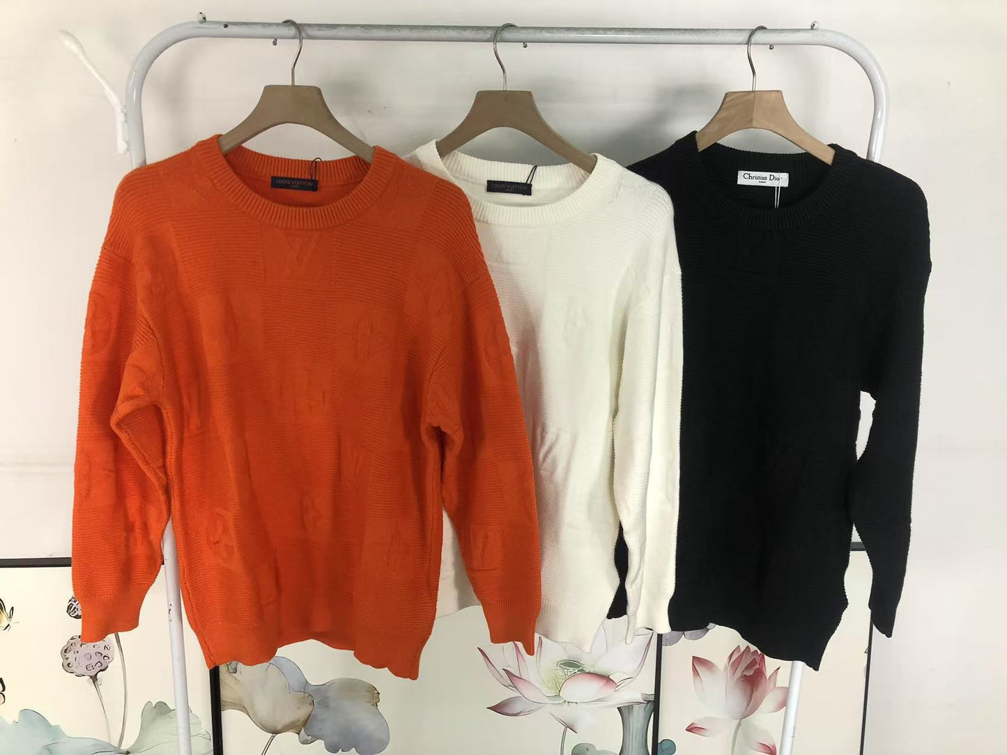 L - SWEATER