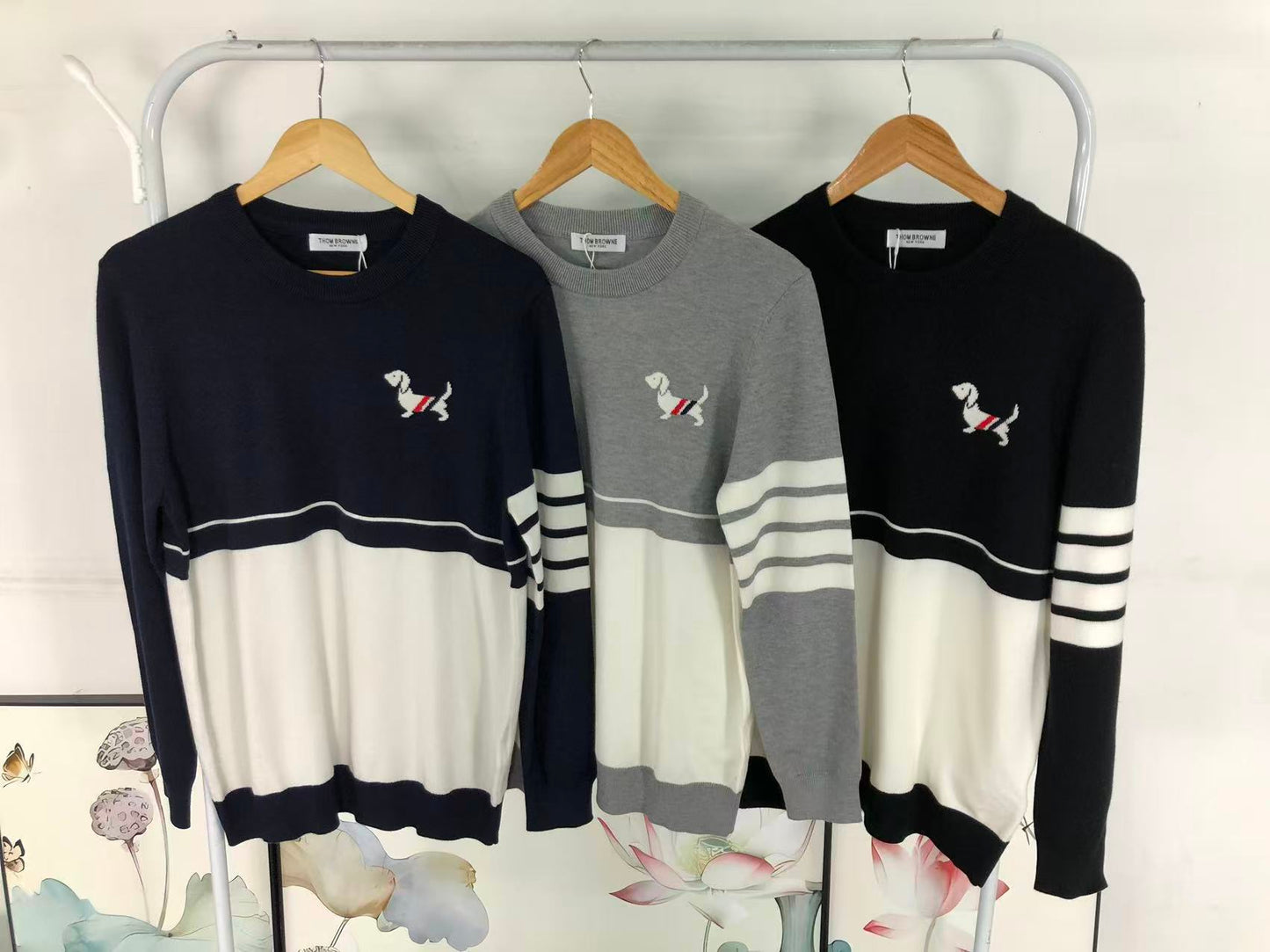 T - SWEATER