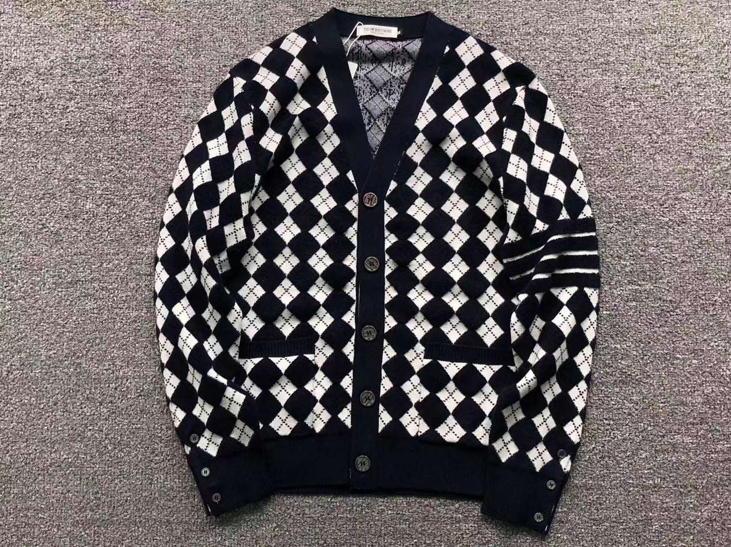 T - SWEATER