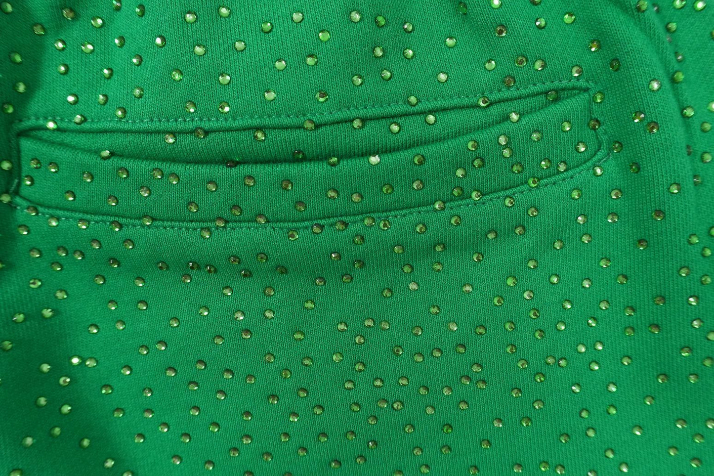 S - SWEATPANTS