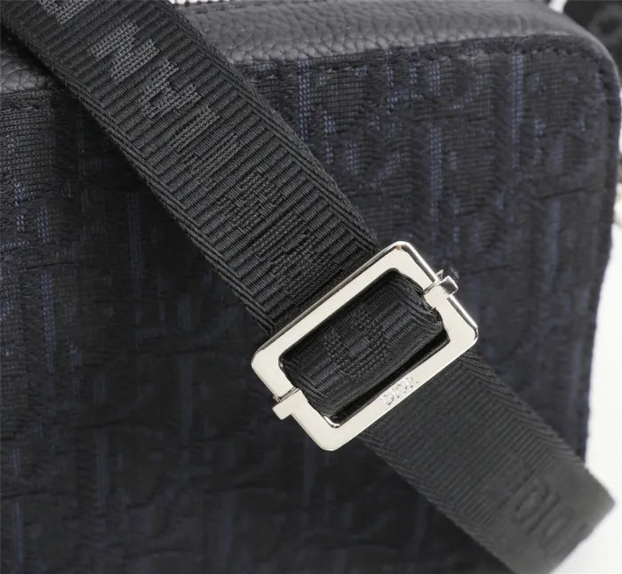 D - TASCHE