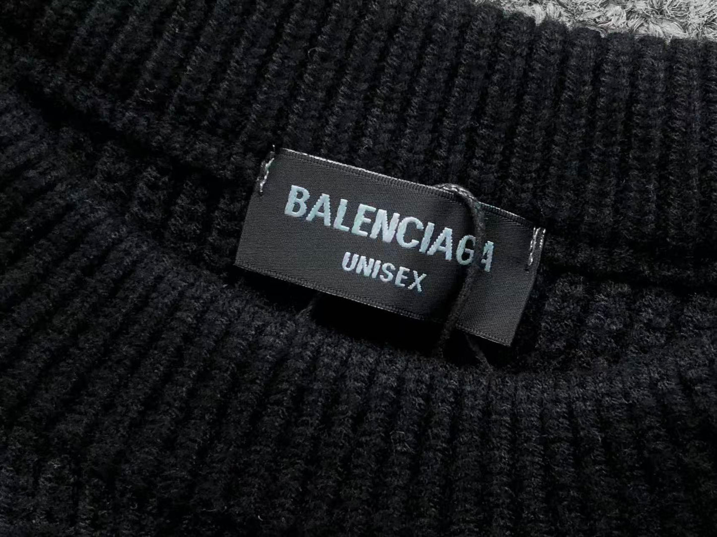 B - SWEATER
