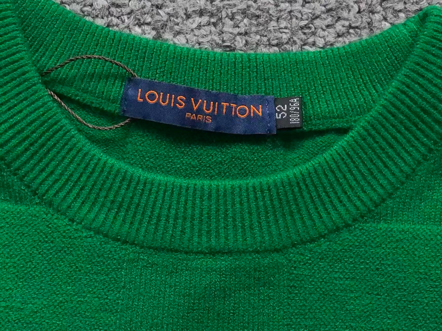 L - SWEATER