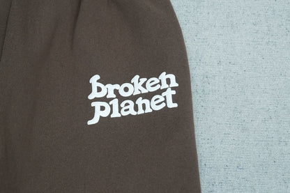 B - SWEATPANTS