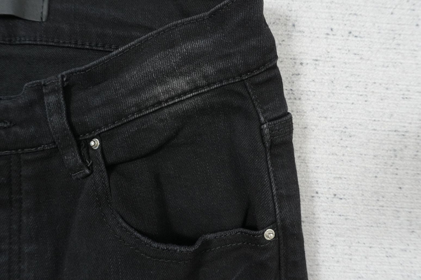 A - JEANS