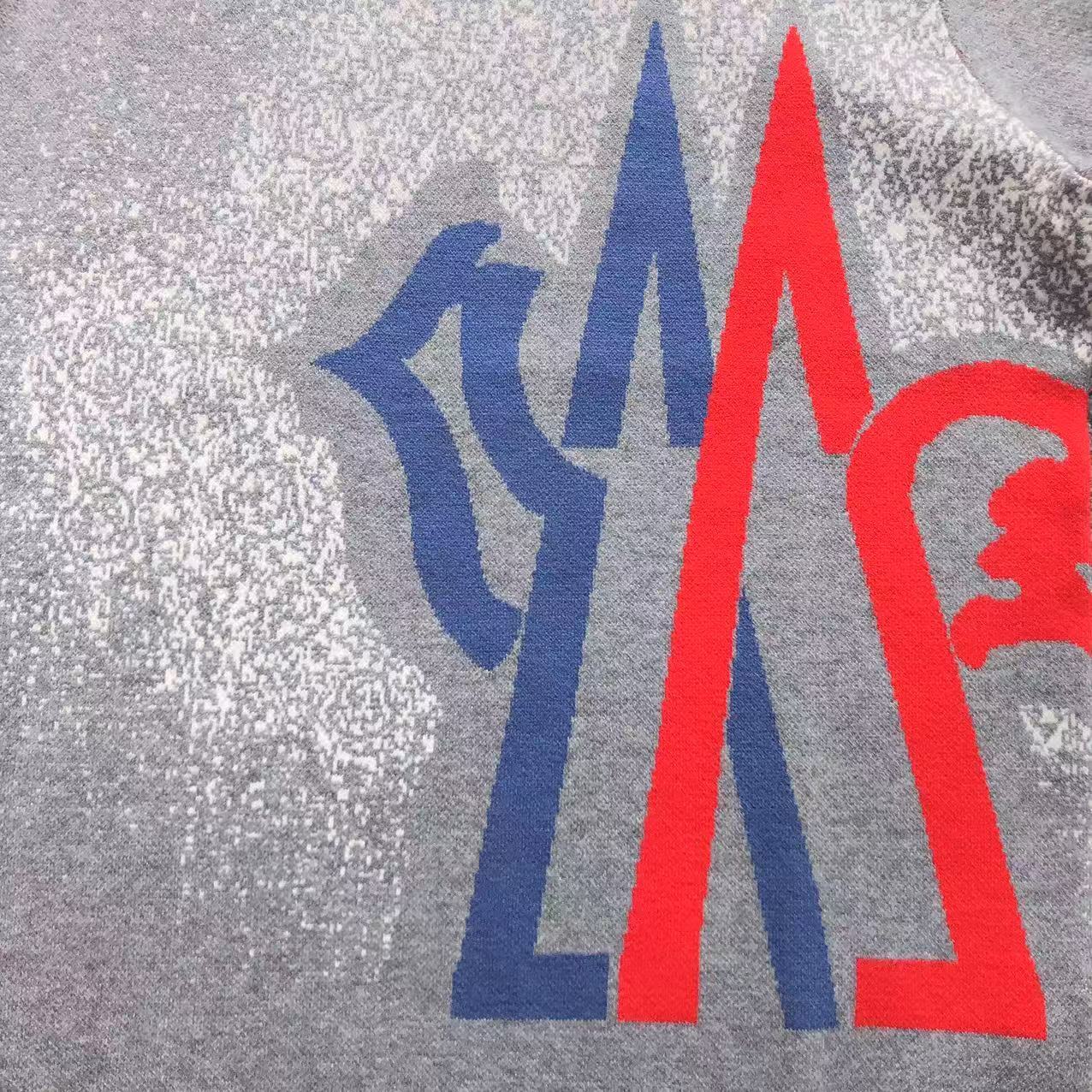 M - SWEATER