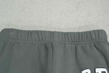 B - SWEATPANTS